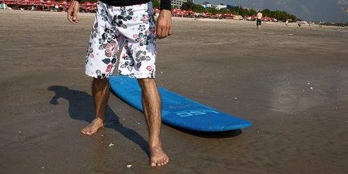 Jak se naučit surfovat: správné držení těla