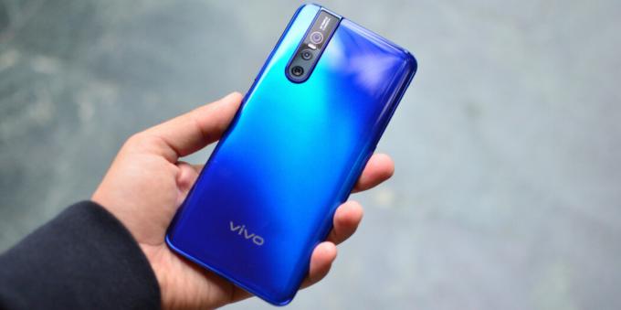 Smartphone Vivo V15 Pro gradientem zpět obalový design