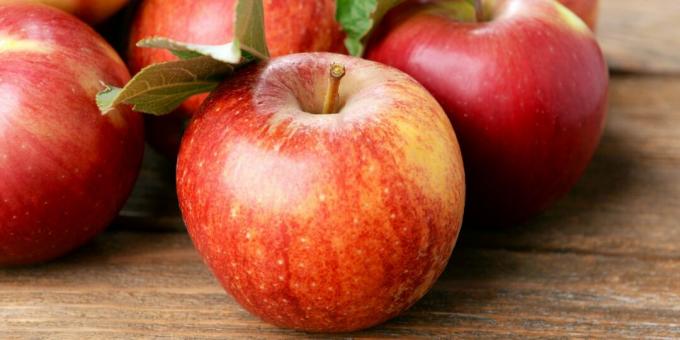 Potraviny s vysokým obsahem vlákniny: jablka