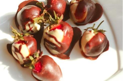 nejchutnější recept: Strawberry v černé a bílé čokoládě