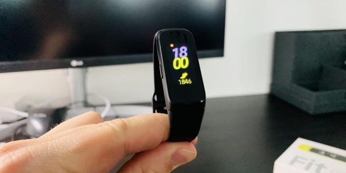 Recenze Samsung Galaxy Fit a Galaxy Fit E: Displej Galaxy Fit