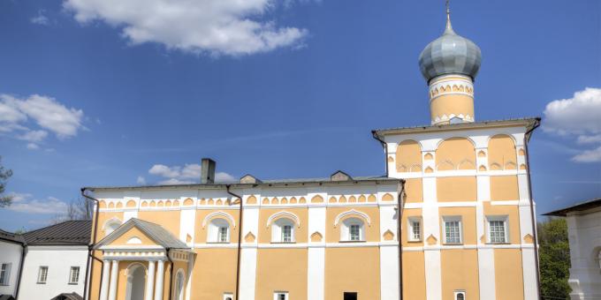 Varlaam-Khutynsky Spaso-Preobrazhensky klášter a hrob Gabriela Derzhavina