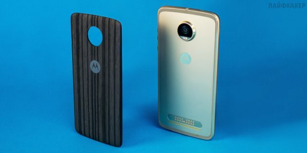 Moto Z2 Play: dekorativní panel