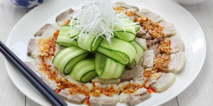 Čínské vařené vepřové maso s česnekovou omáčkou