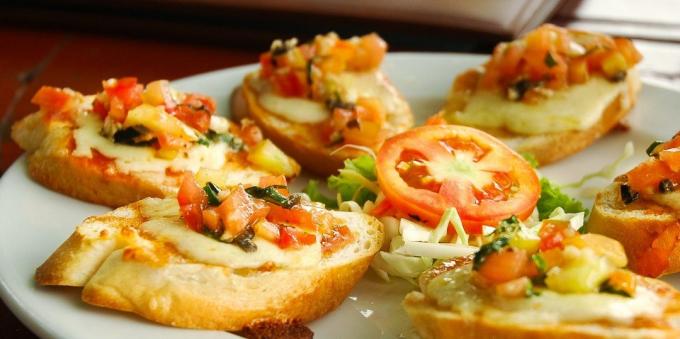 Bruschetta s pečenou paprikou