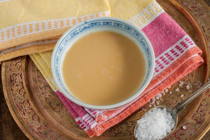 V Tibetu je silný zelený čaj přidává do másla a soli yak