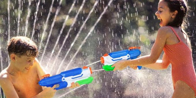 Dětské narozeniny: uspořádat boj s pistolí vody