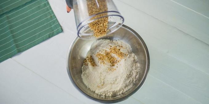 Jak se připravit hruškový koláč: Poprask v sekaných vlašských ořechů