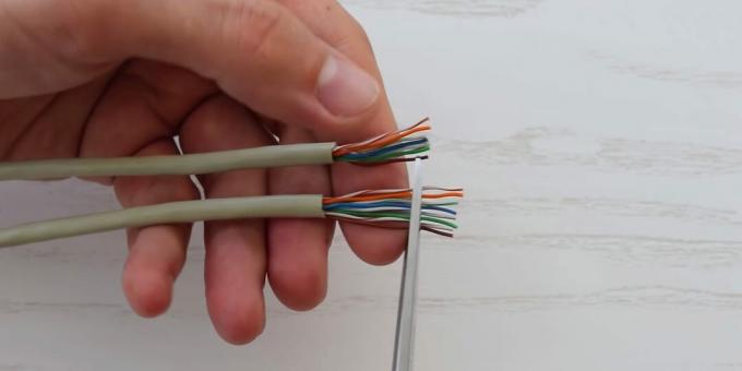 Jak krimpovat zkroucený párový kabel: Zarovnejte a ořízněte vodiče