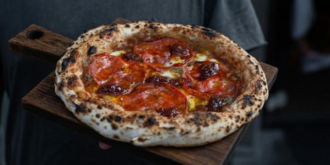 Neapolská pizza s gorgonzolou