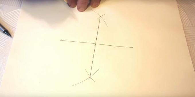 Jak nakreslit pěticípou hvězdu: nakreslete svislou čáru