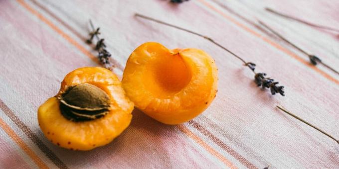 Škodlivé produkty: meruňková jádra