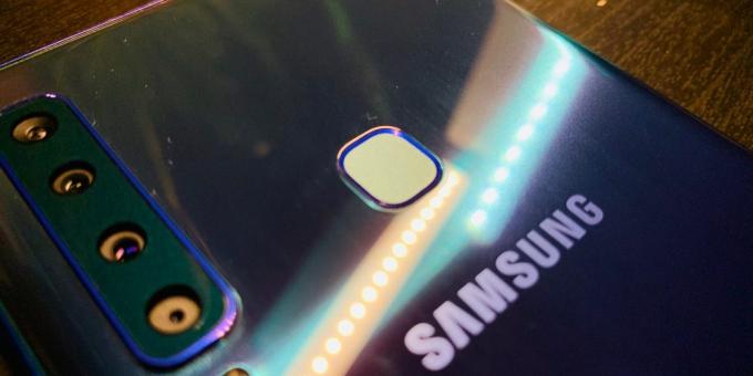 Samsung Galaxy A9: snímač otisků prstů