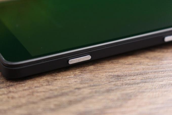 Lumia 950 XL: Tlačítko pro pořizování fotografií