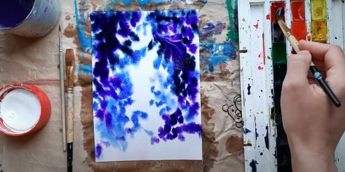 Jak malovat prostor v akvarelu: malovat fialové a modré tahy