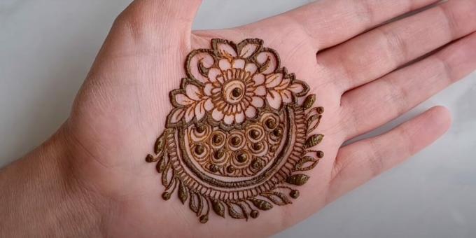 Henna mandala kresba