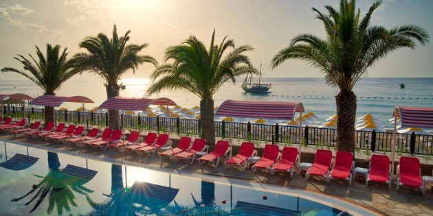 Hotely pro rodiny s dětmi: Pirates Beach Club 5 *, Tekirova, Kemer, Turecko