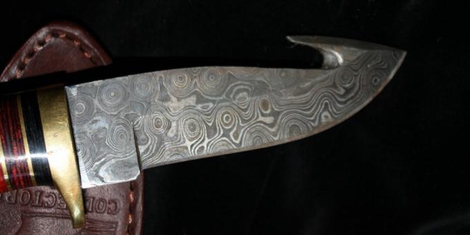 Starověké civilizační technologie: moderní lovecký nůž z damaškové oceli 