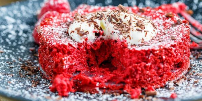 Co vařit 14. února: Mini cheesecake „Pink Velvet“