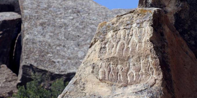Dovolená v Ázerbájdžánu: petroglyfy