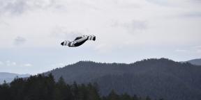 Video dne: třetí v řadě létajícího auta Google stoupá na obloze