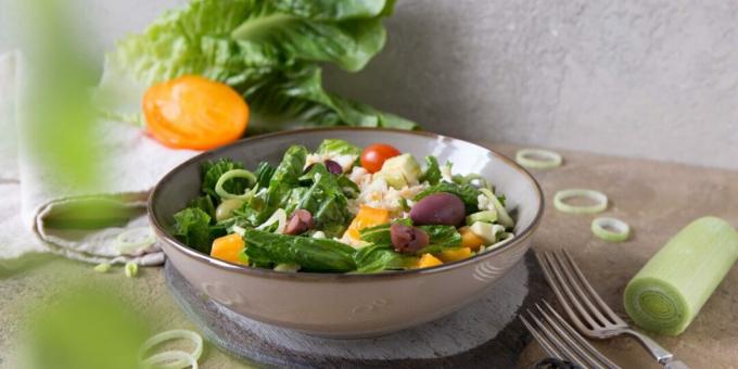 Lehký salát s krillovým masem a zeleninou
