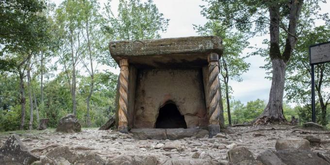 Atrakce Gelendzhik: Pshad dolmens a Dolmen farma