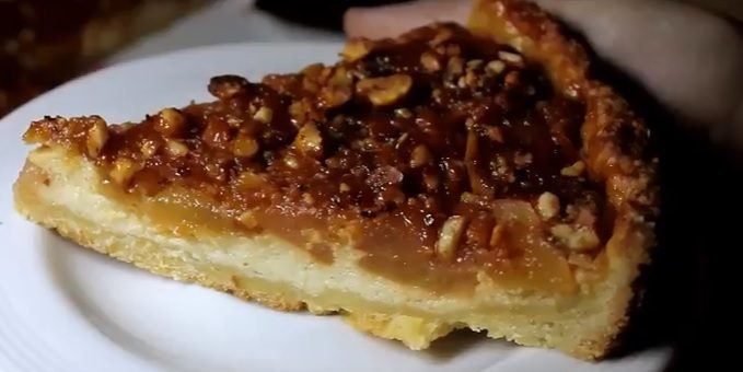 dort recept s hruškami: Dort s karamelizovaných hrušky, ořechy a ricottou