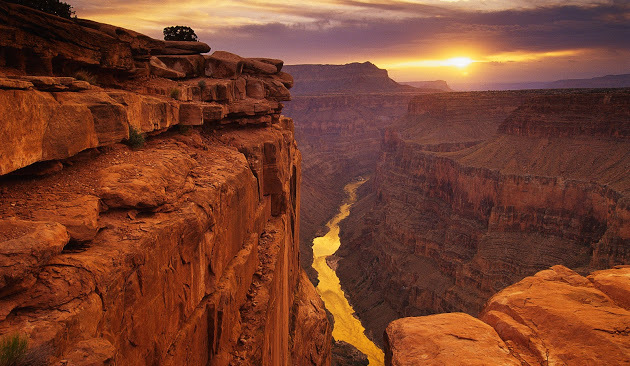 Západ slunce na Grand Canyon