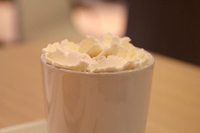 teplé nápoje: bílá horká čokoláda s dýní