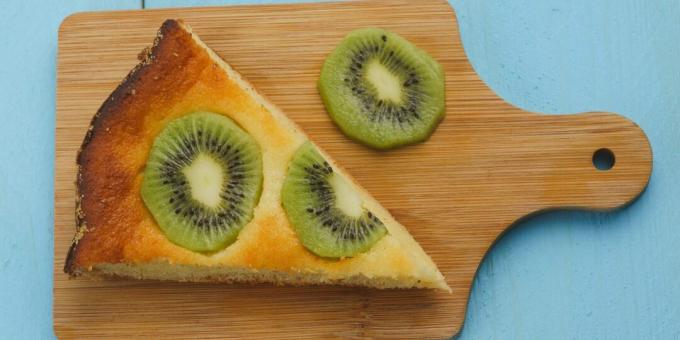 Jednoduchý tvarohový koláč s kiwi