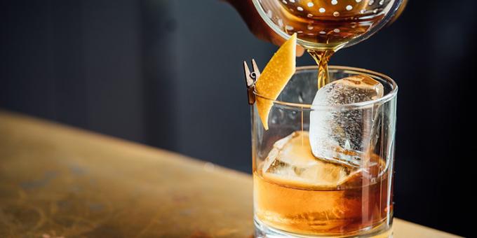 Klasické alkoholické koktejly: staromódní
