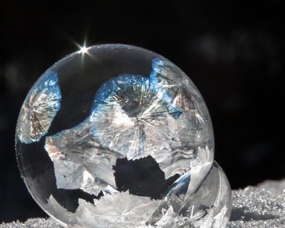 Co můžete udělat ze sněhu: bubliny v chladu