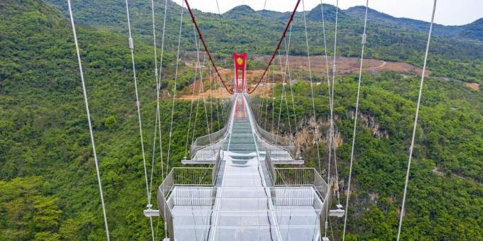 Nejděsivější mosty: Skleněný most Huangchuan Three Gorges