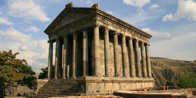 SNS: pohanský chrám Garni Arménie