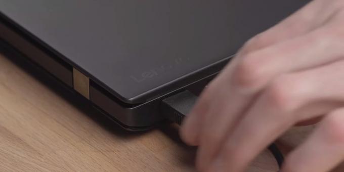 Jak připojit SSD k notebooku: vypněte a odpojte kabely