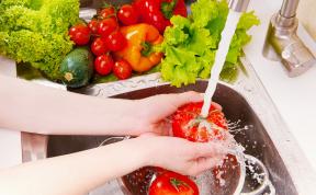 Jak správně mýt ovoce a zeleniny