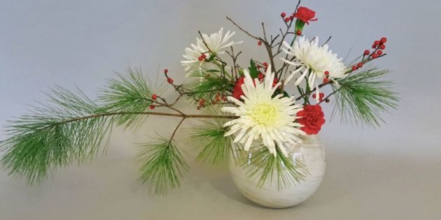 Ikebana s borových větví
