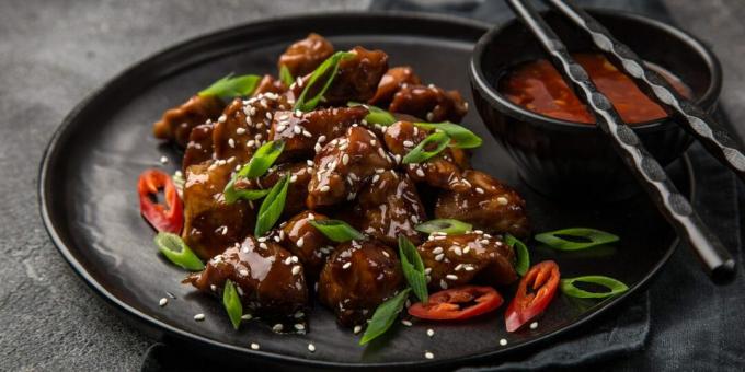 Večeře je rychlá. Smažené vepřové maso v teriyaki omáčce