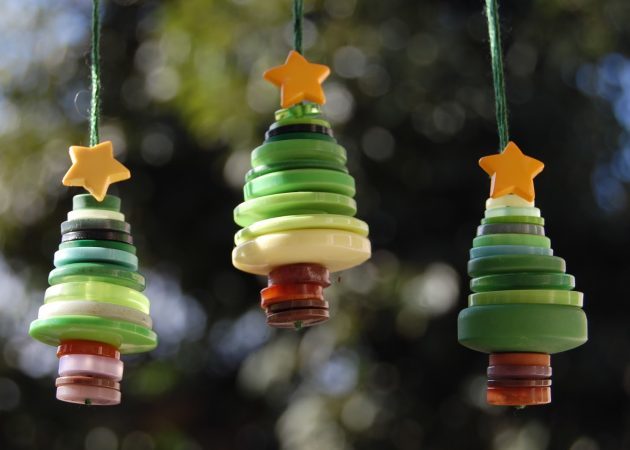 Ozdobit vánoční strom: hračky vlastníma rukama