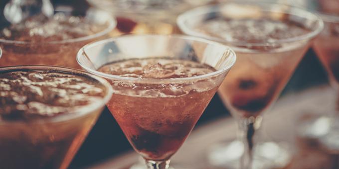 Klasické alkoholické koktejly: Manhattan