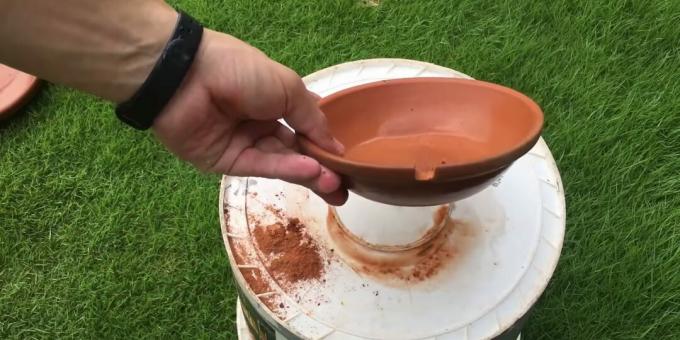 Jak vyrobit fontánu pro kutily: zvládněte střední a malé talíře