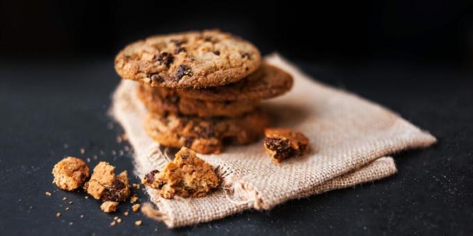 Jednoduchý recept na ovesné sušenky s čokoládou a ořechy