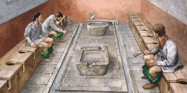 Veřejné záchody starověkých Římanů je dlouhá lavice s otvory