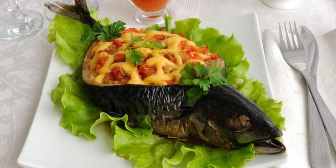 Plněná makrela se zeleninou a sýrem