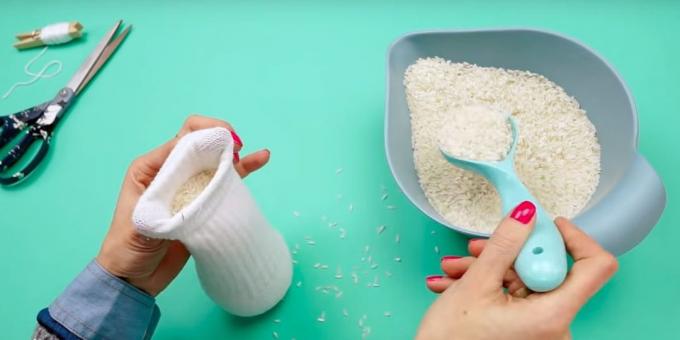 Sněhulák s vlastníma rukama: Vmíchejte rýži