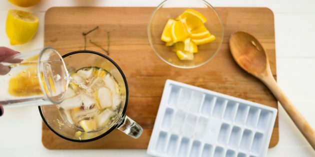 Třešňová limonáda: nalijte sódu