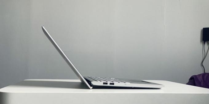 Asus VivoBook S15 S532FL: úhel otevření víka