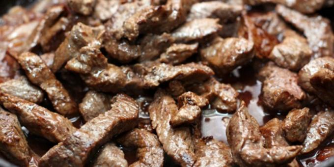  Jak vařit maso v troubě: Hovězí plátky, pečené v alobalu 