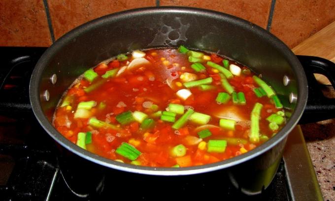 Přidáme zeleninu do polévky